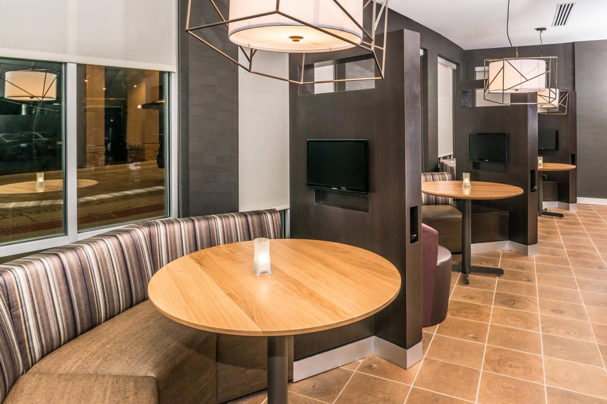 Courtyard By Marriott Detroit Farmington Hotel Farmington Hills Exterior foto