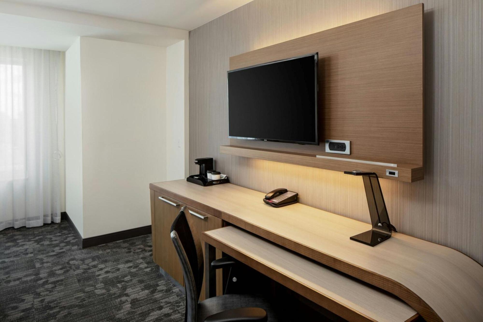 Courtyard By Marriott Detroit Farmington Hotel Farmington Hills Exterior foto